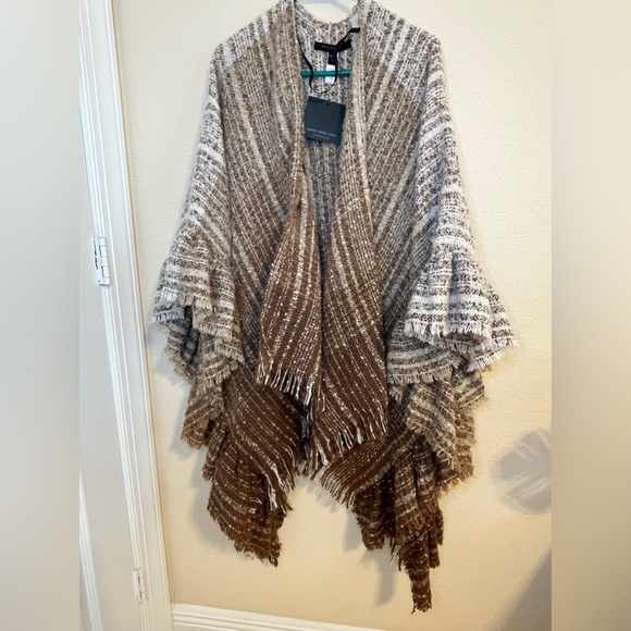 One size Tunic/cape - Picture 3 of 3